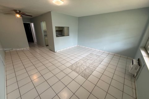 Copropriété à vendre à Hollywood, Floride: 1 chambre, 59.46 m2 № 1999636 - photo 2