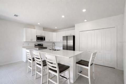 House in Winter Haven, Florida 3 bedrooms, 132.39 sq.m. № 2208290 - photo 4