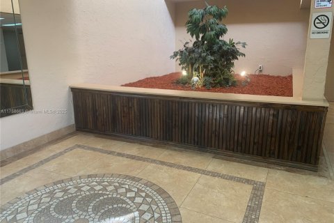 Condo in Coral Springs, Florida, 2 bedrooms  № 1860654 - photo 29