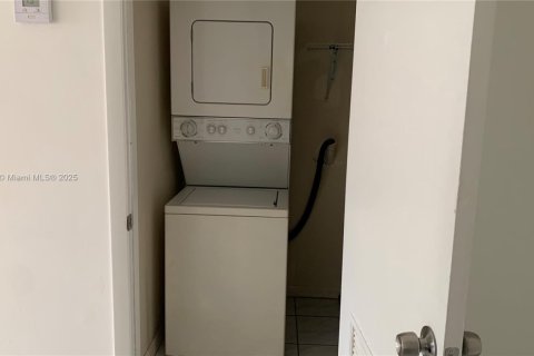 Condo in Coral Springs, Florida, 2 bedrooms  № 1860654 - photo 7