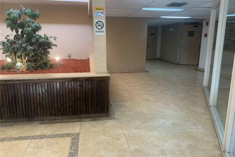 Condo in Coral Springs, Florida, 2 bedrooms  № 1860654 - photo 30