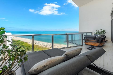 Condo in Miami Beach, Florida, 3 bedrooms  № 1864656 - photo 12
