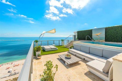 Condo in Miami Beach, Florida, 3 bedrooms  № 1864656 - photo 2