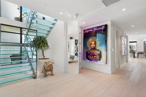 Condo in Miami Beach, Florida, 3 bedrooms  № 1864656 - photo 16