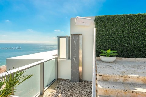 Condo in Miami Beach, Florida, 3 bedrooms  № 1864656 - photo 29