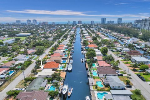 Villa ou maison à vendre à Pompano Beach, Floride: 3 chambres, 174.75 m2 № 1182431 - photo 1