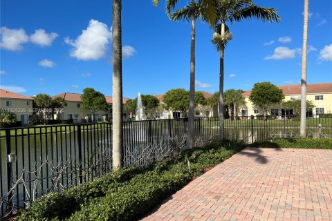 Touwnhouse à vendre à Oakland Park, Floride: 3 chambres, 140.65 m2 № 2034911 - photo 16