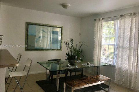 Touwnhouse à vendre à Oakland Park, Floride: 3 chambres, 140.65 m2 № 2034911 - photo 5