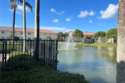 Touwnhouse à vendre à Oakland Park, Floride: 3 chambres, 140.65 m2 № 2034911 - photo 15