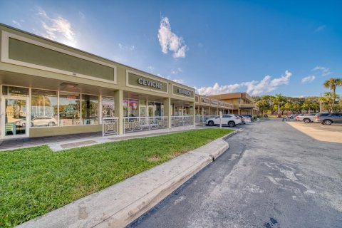 Commercial property in Hollywood, Florida № 2053951 - photo 19