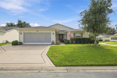 Villa ou maison à Leesburg, Floride 3 chambres, 149.02 m2 № 2404330