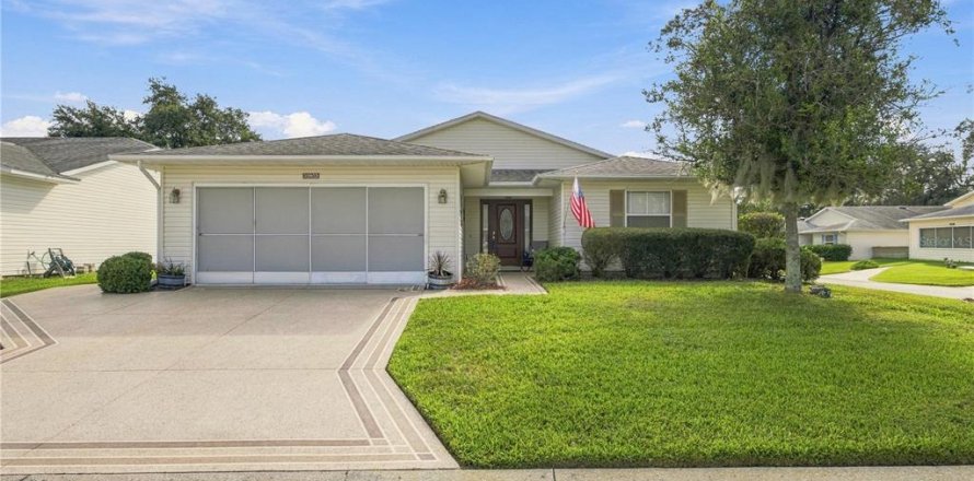 Villa ou maison à Leesburg, Floride 3 chambres, 149.02 m2 № 2404330