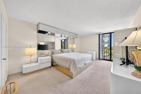 Condo in Aventura, Florida, 2 bedrooms № 2091298 - photo 18