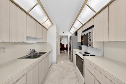 Condo in Aventura, Florida, 2 bedrooms № 2091298 - photo 17