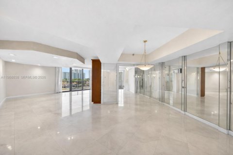 Condo in Aventura, Florida, 2 bedrooms № 2091298 - photo 6