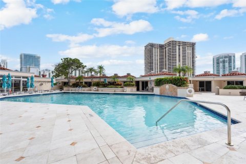 Condo in Aventura, Florida, 2 bedrooms № 2091298 - photo 26