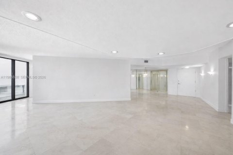 Condo in Aventura, Florida, 2 bedrooms № 2091298 - photo 8