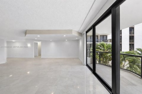Condo in Aventura, Florida, 2 bedrooms № 2091298 - photo 10