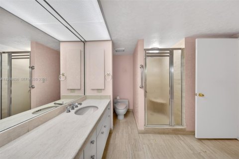 Condo in Aventura, Florida, 2 bedrooms № 2091298 - photo 22