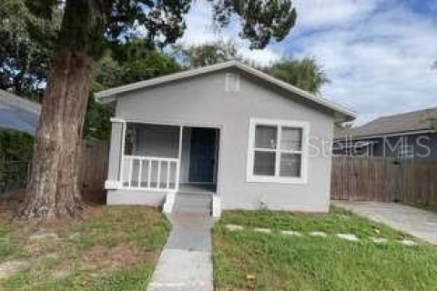 House in Winter Garden, Florida 3 bedrooms, 94.76 sq.m. № 2334249