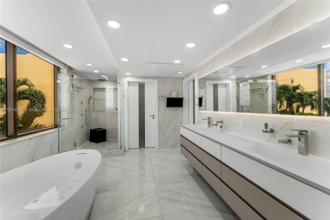 Купить кондоминиум в Санни-Айлс-Бич, Флорида 6 спален, 420.01м2, № 2154801 - фото 21