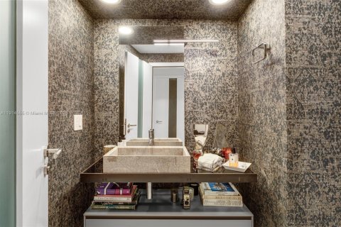 Купить кондоминиум в Санни-Айлс-Бич, Флорида 6 спален, 420.01м2, № 2154801 - фото 17