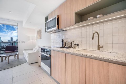 Condo in Miami, Florida, 1 bedroom  № 2181469 - photo 18