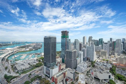 Condo in Miami, Florida, 1 bedroom  № 2181469 - photo 4