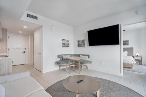 Condo in Miami, Florida, 1 bedroom  № 2181469 - photo 17