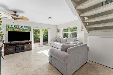 Villa ou maison à vendre à Juno Beach, Floride: 3 chambres, 155.24 m2 № 2407606 - photo 16