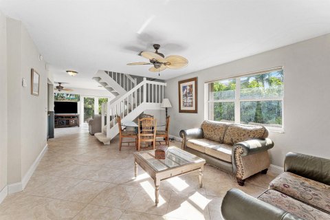 Villa ou maison à vendre à Juno Beach, Floride: 3 chambres, 155.24 m2 № 2407606 - photo 3