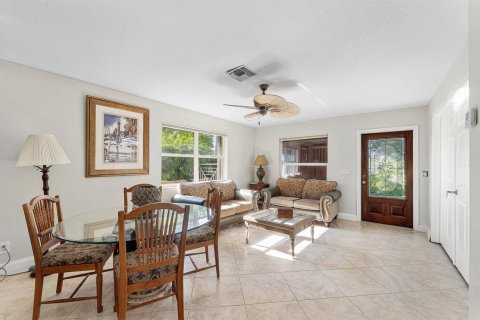 Villa ou maison à vendre à Juno Beach, Floride: 3 chambres, 155.24 m2 № 2407606 - photo 4