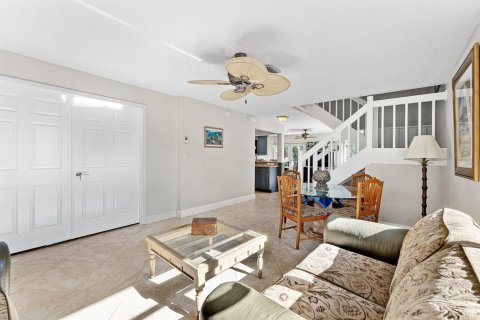 Villa ou maison à vendre à Juno Beach, Floride: 3 chambres, 155.24 m2 № 2407606 - photo 5