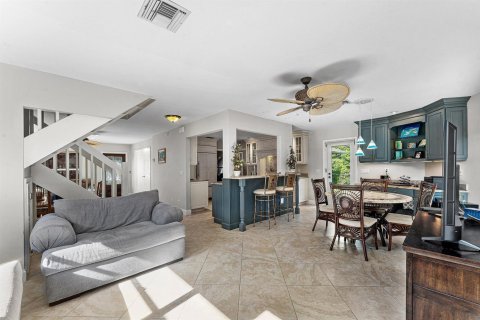 Villa ou maison à vendre à Juno Beach, Floride: 3 chambres, 155.24 m2 № 2407606 - photo 17
