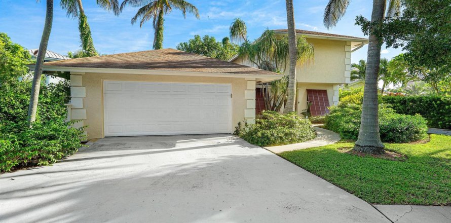 Villa ou maison à Juno Beach, Floride 3 chambres, 155.24 m2 № 2407606