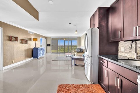 Condominio en venta en Pompano Beach, Florida, 3 dormitorios, 129.13 m2 № 2266204 - foto 16