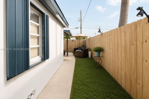 Casa en venta en Miami, Florida, 4 dormitorios, 196.49 m2 № 2084500 - foto 17