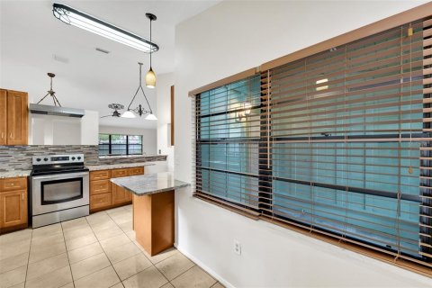 House in Sarasota, Florida 2 bedrooms, 111.85 sq.m. № 2142709 - photo 6
