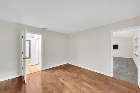 House in Sarasota, Florida 2 bedrooms, 111.85 sq.m. № 2142709 - photo 24