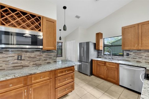 House in Sarasota, Florida 2 bedrooms, 111.85 sq.m. № 2142709 - photo 4