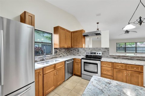 House in Sarasota, Florida 2 bedrooms, 111.85 sq.m. № 2142709 - photo 8