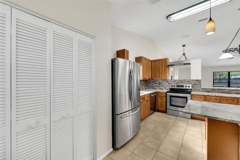 House in Sarasota, Florida 2 bedrooms, 111.85 sq.m. № 2142709 - photo 7