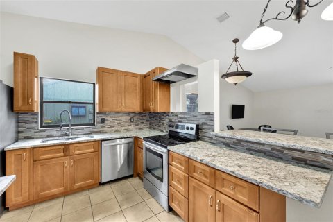House in Sarasota, Florida 2 bedrooms, 111.85 sq.m. № 2142709 - photo 10