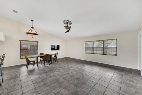 House in Sarasota, Florida 2 bedrooms, 111.85 sq.m. № 2142709 - photo 16