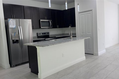 Casa en alquiler en Ocala, Florida, 4 dormitorios, 162.58 m2 № 1722088 - foto 9