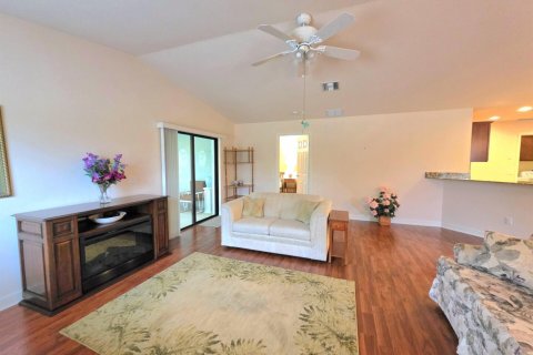 House in St. Lucie, Florida 2 bedrooms, 137.68 sq.m. № 2245570 - photo 7