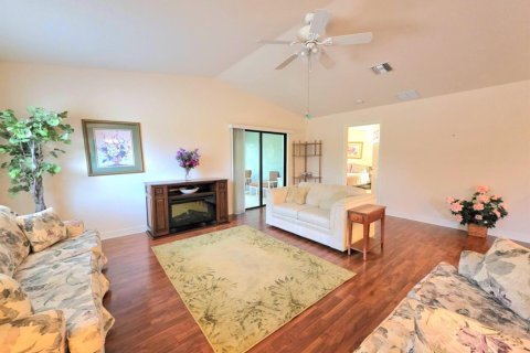 House in St. Lucie, Florida 2 bedrooms, 137.68 sq.m. № 2245570 - photo 4