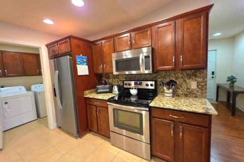 House in St. Lucie, Florida 2 bedrooms, 137.68 sq.m. № 2245570 - photo 8