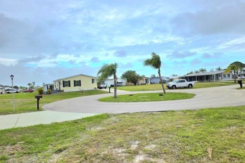 House in St. Lucie, Florida 2 bedrooms, 137.68 sq.m. № 2245570 - photo 29