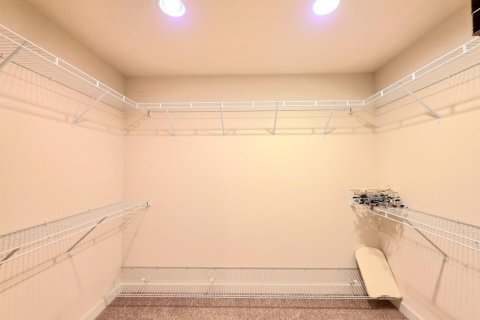 House in St. Lucie, Florida 2 bedrooms, 137.68 sq.m. № 2245570 - photo 17